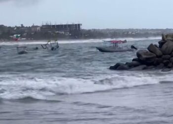 Mar de fondo cobra víctimas en Zicatela: sin rastro de dos turistas desde el domingo