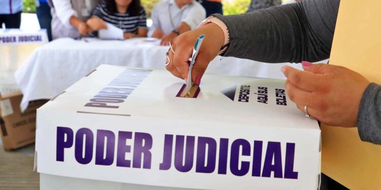 Foto: Adrián Gaytán // Autoridades señalan que los oaxaqueños no deben desaprovechar la oportunidad de acudir a las urnas y hacer valer su voto.