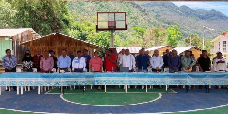 En Independencia Itundujia se realizó la reunión con los presidentes municipales.