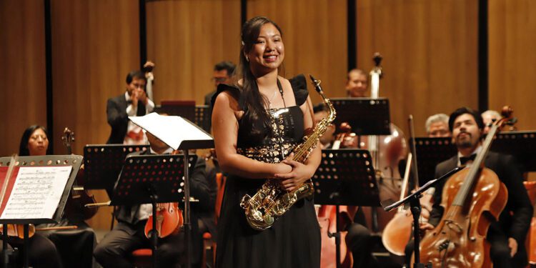 Jessica Itandehui Rojas interpretó el Concierto para Saxofón de Aleksandr Glazunov.