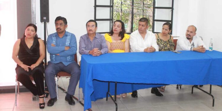 Invitaron a la ciudadanía a conocer a todos los candidatos.