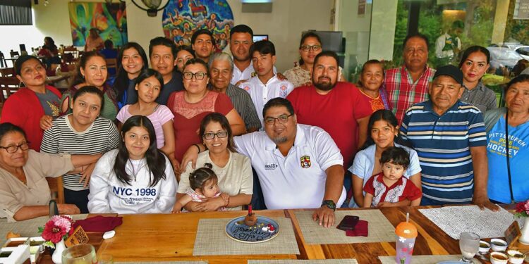 Fotos: Rubén Morales // La familia pasó un momento especial festejando a Georgina Guerrero García.