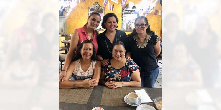 Foto: cortesía // Las amigas reforzaron sus lazos de amistad que conservan desde hace varios años.
