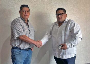 Foto: archivo // Uziel Martínez (derecha) rindió protesta como administrador de la agencia por un periodo de 30 días.