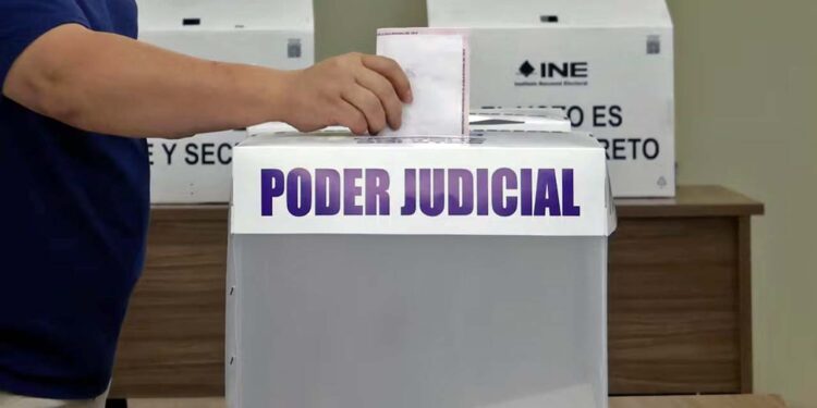 Foto: internet – ilustrativa // En la jornada electoral a celebrarse el próximo 1 de junio podrán votar 99 millones 793 mil 821 mexicanas y mexicanos que se encuentran inscritos en la lista nominal del INE.