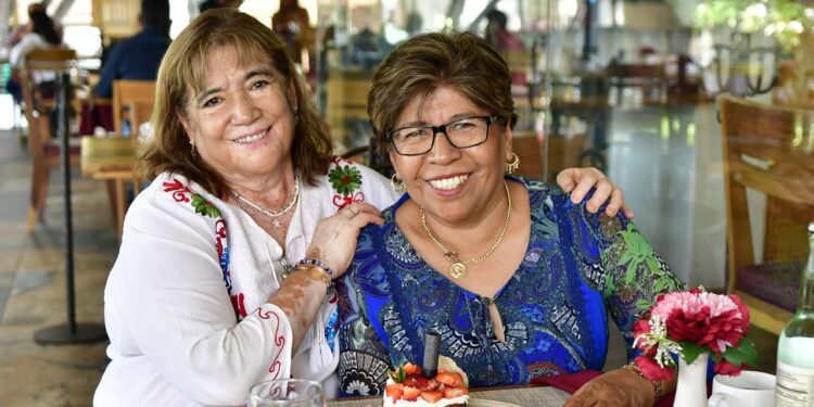 Foto: Rubén Morales // Gabriela Carrasco y Margarita Cervantes celebraron esta fecha especial.