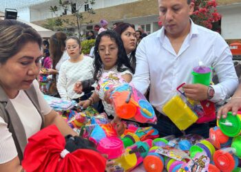 En su día, celebran a los  niños y niñas en Huautla 
