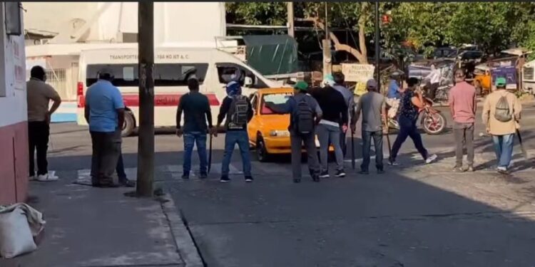 ¡Tuxtepec cercada! Bloqueos en Tuxtepec ahogan la movilidad y suben la presión al gobierno