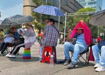 Prevén en la CdMx bloqueo de CNTE al aeropuerto