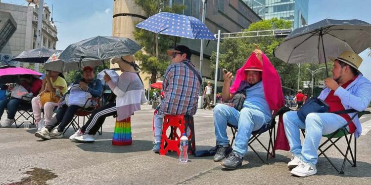 Prevén en la CdMx bloqueo de CNTE al aeropuerto
