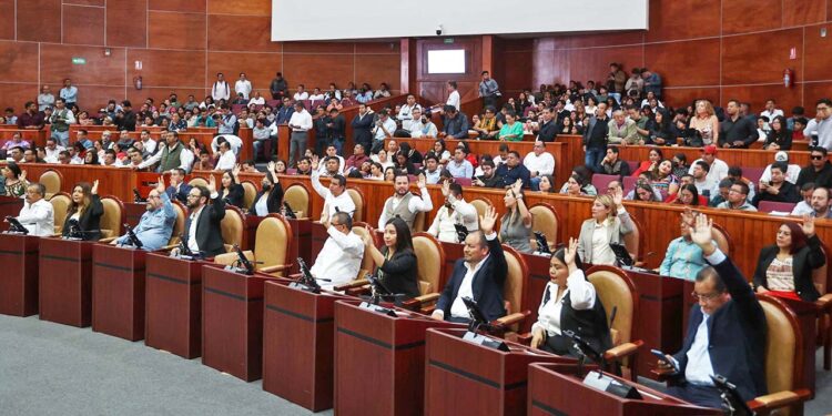 Foto: Archivo El Imparcial // Cada año, los diputados locales de Oaxaca gastan más de lo que aprueban.