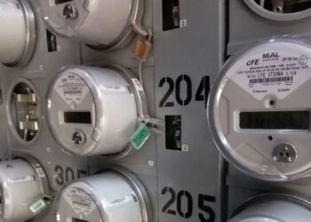 ¿Cómo leer tu medidor de luz y calcular tu consumo eléctrico?