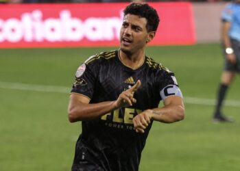 Carlos Vela anuncia su retiro del futbol profesional a los 36 años