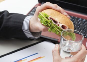 ¿Qué dice la Ley sobre el descanso para comer?