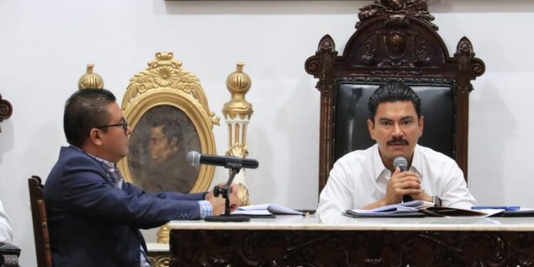 Se deslinda edil Raymundo Chagoya de pareja retenida por conducir en presunto estado de ebriedad