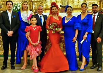 Fotos: Rubén Morales // Renata disfrutó de la compañía de sus padres y padrinos.