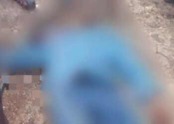 El cuerpo del hombre quedó tirado frente a un aserradero de la zona.