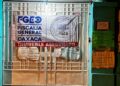 El portón principal ya muestra los sellos de la Fiscalía del Estado.