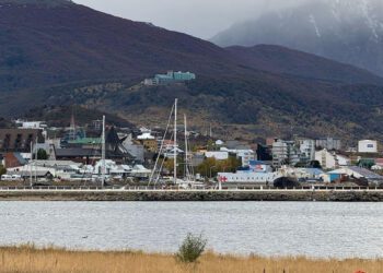 Chile activa alerta de tsunami tras potente sismo en el extremo sur del país