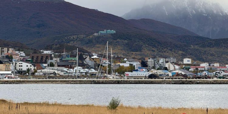 Chile activa alerta de tsunami tras potente sismo en el extremo sur del país