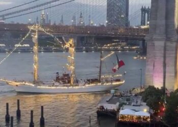 Dos tripulantes muertos al chocar el buque mexicano ‘Cuauhtémoc’ con el puente de Brooklyn