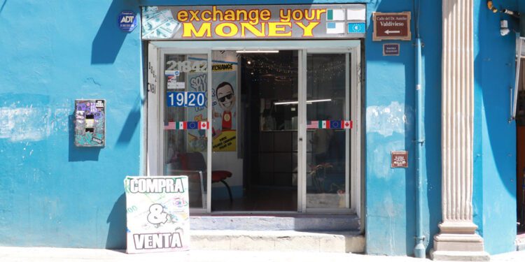 Aprueba en EU gravar 5% a remesas