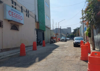 Universidad Privada se adueña de la vía pública