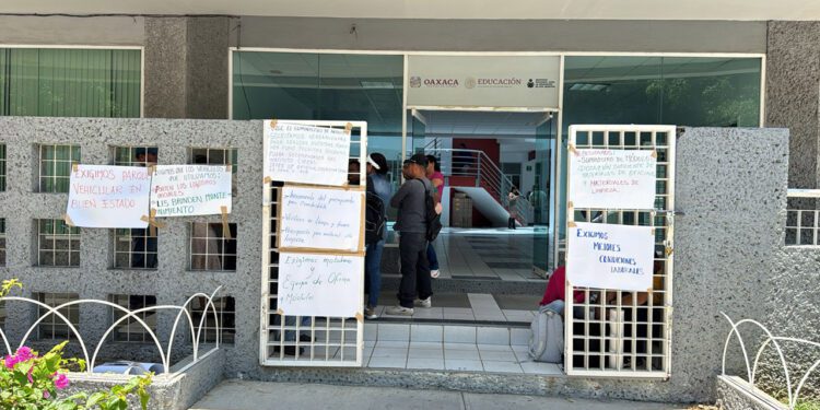 Se empantana conflicto en el IEEA; trabajadores paran labores