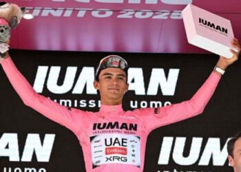 Isaac del Toro hace historia: Primer mexicano en vestir la Maglia Rosa en el Giro de Italia