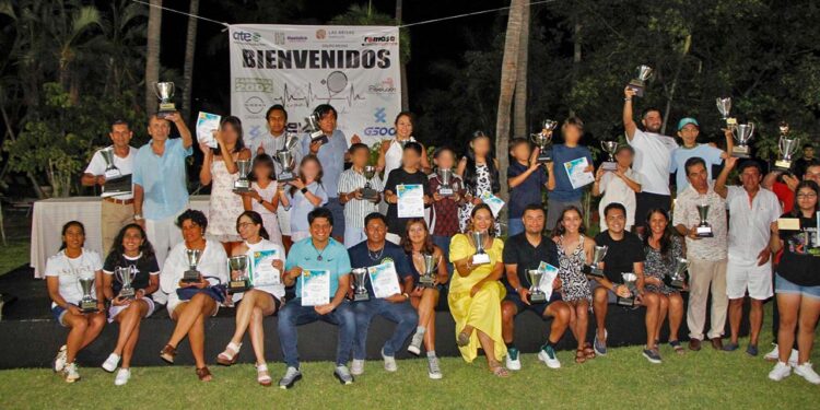 Fotos: Leobardo Reyes // La vigésima edición de la Copa Tangolunda de Tenis reunió a 187 participantes.