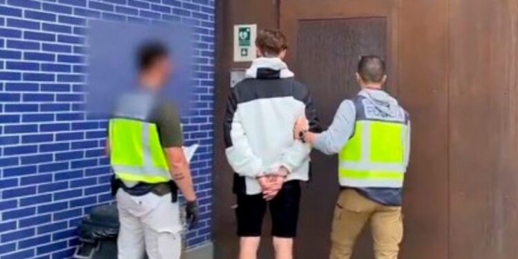 Detenido en Barcelona por Grabar a Mujeres sin Consentimiento con Gafas Inteligentes