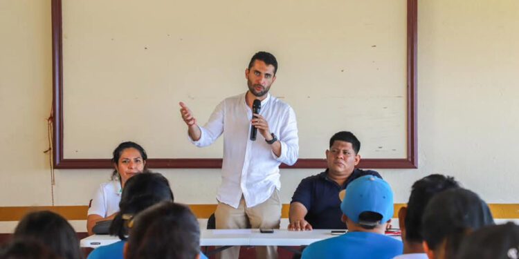 Realizan mesa de trabajo para mejorar condiciones laborales