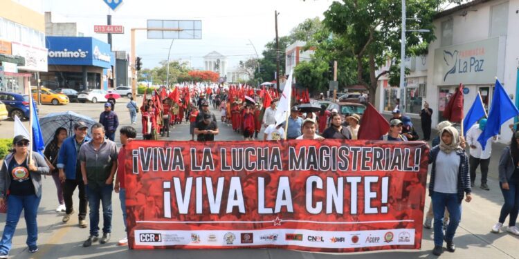 Foto: Adrián Gaytán // La marcha contó con la participación de hombres, mujeres y varios menores de edad.