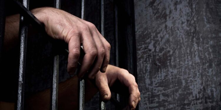 La violación es considerada uno de los delitos más graves, con sanciones de 14 a 20 años de prisión.