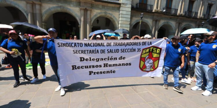 Recibe Gobierno de Oaxaca pliego   petitorio de S-22 y S-35 de SNTSA