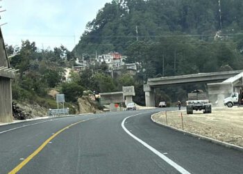 Mitla Tehuantepec, en “zona de obras” laboran en al menos 5 puntos