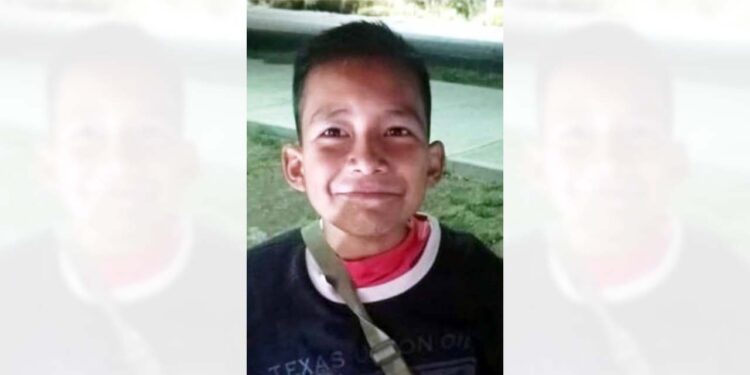 Piden apoyo para dar con el paradero de menor desaparecido.