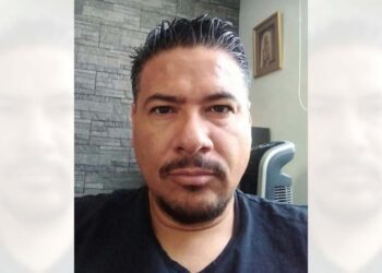 Roberto Nava emprendió el viaje por carretera con fines laborales.