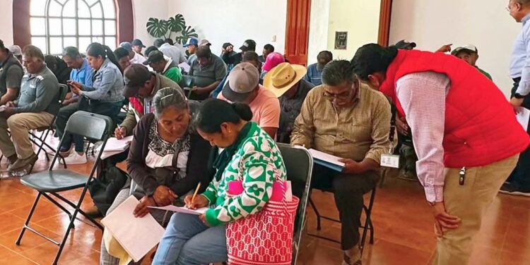 Representantes de las comunidades y sus agencias hablaron de la agenda de trabajo.