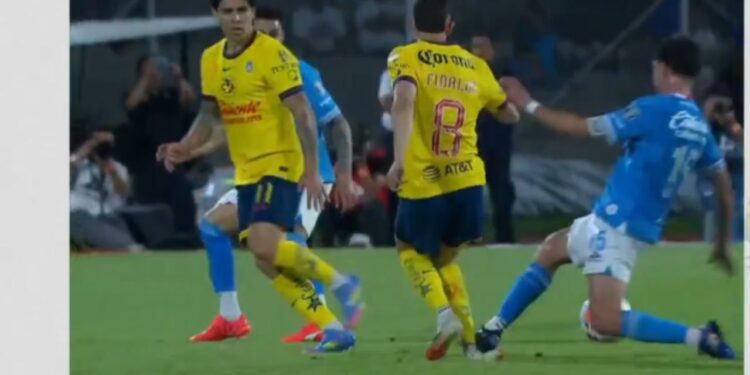 Le salió barato: ¿Cuántos partidos de suspensión enfrentará Nacho Rivero?