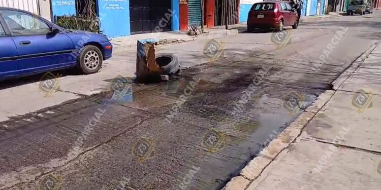 “Caldo” de aguas negras corre en Santa Cruz Amilpas desde hace 6 meses