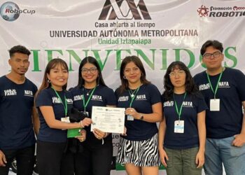 Estudiantes UABJO diseñan robot para recolectar desechos en playas
