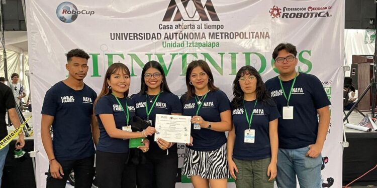 Estudiantes UABJO diseñan robot para recolectar desechos en playas