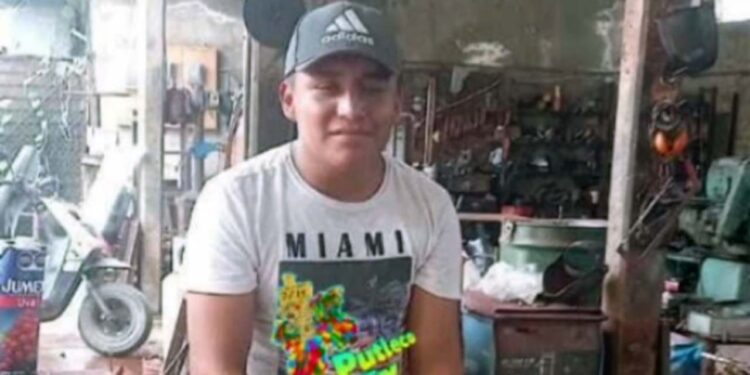 Víctor fue visto por última ocasión a la altura de la gasolinera ubicada en el centro.
