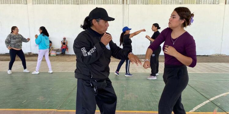 Preparan a mujeres en defensa personal