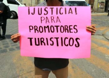 Foto: Adrián Gaytán // Este miércoles promotores turísticos realizaron una protesta y bloqueo en las principales calles del Centro Histórico de la Ciudad de Oaxaca.