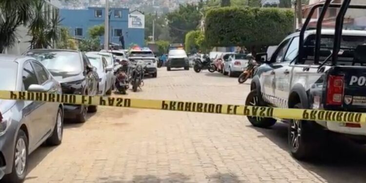 VIDEO | Fuego cruzado en Oaxaca: Persecución y tiros en la capital! Frustran asalto a cuentahabientes en colonia Reforma