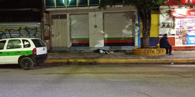 ¡Asesinato a sangre fría en la vía pública! Ultimado a balazos en Huajuapan