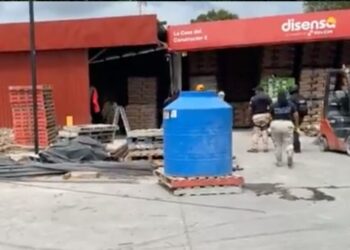 Hallan sin vida a un hombre dentro de una bodega en Oaxaca; se sospecha que era un indigente