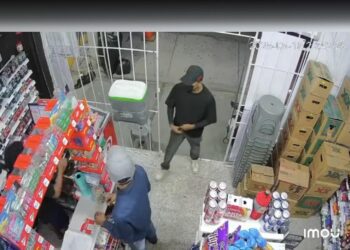 La delincuencia no da tregua: violento atraco en tienda SIX frente a Los Tamarindos